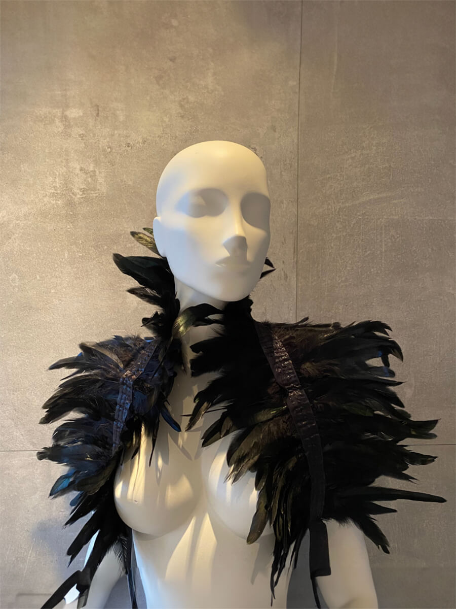 Feather Shoulder Wrap Unisex Black/Black