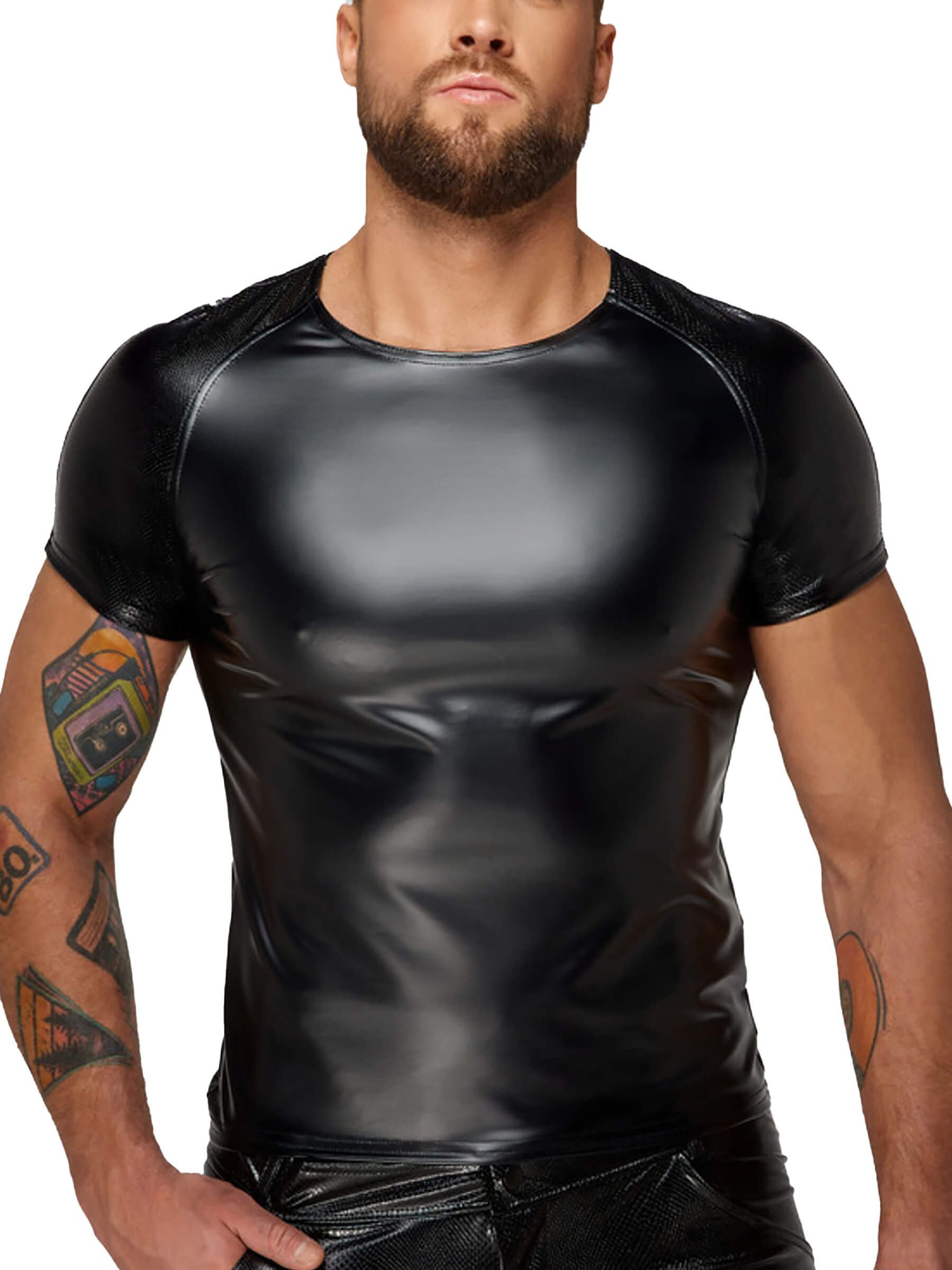 Shirt with shoulder print