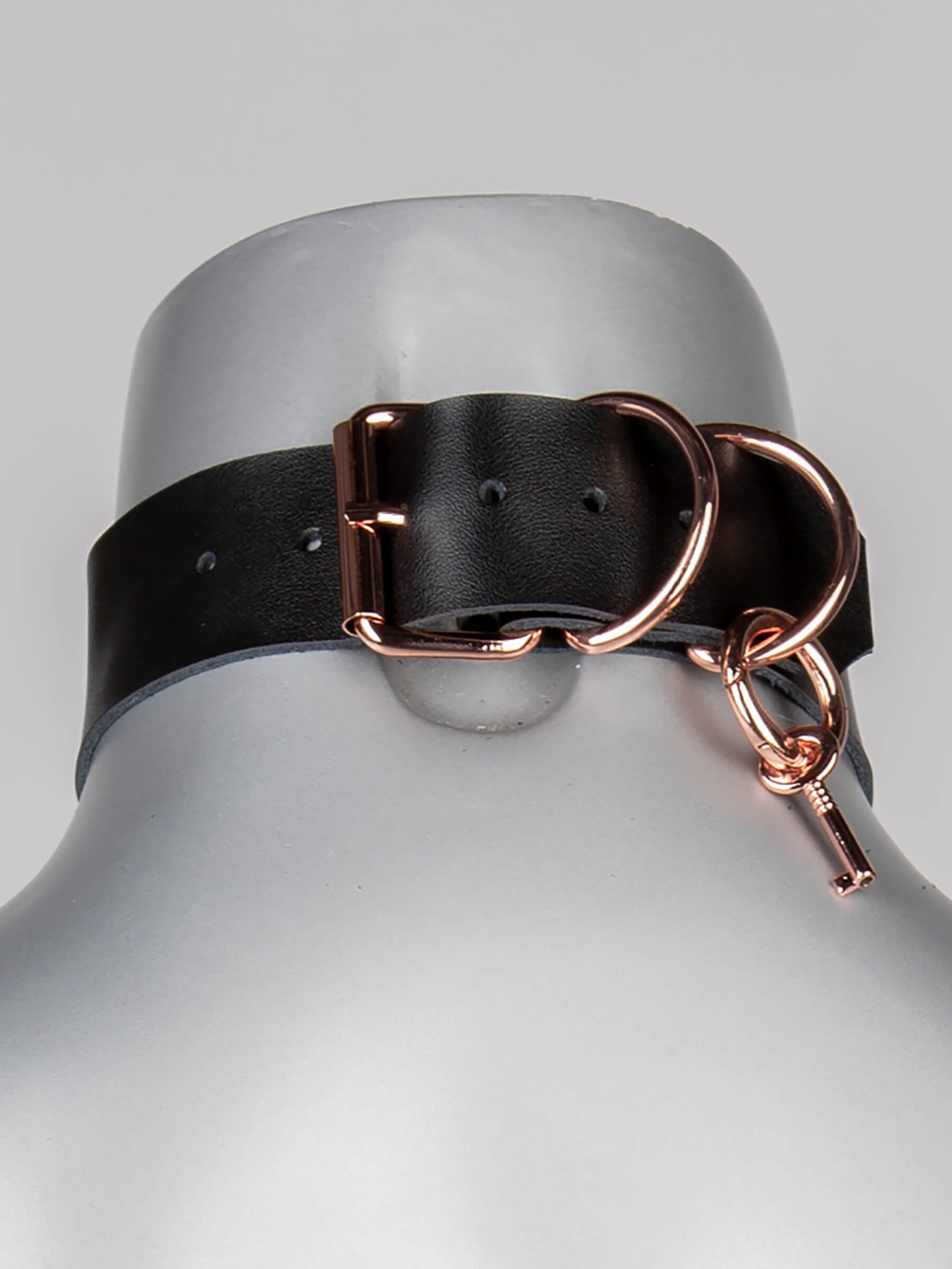 Genuine leather collar