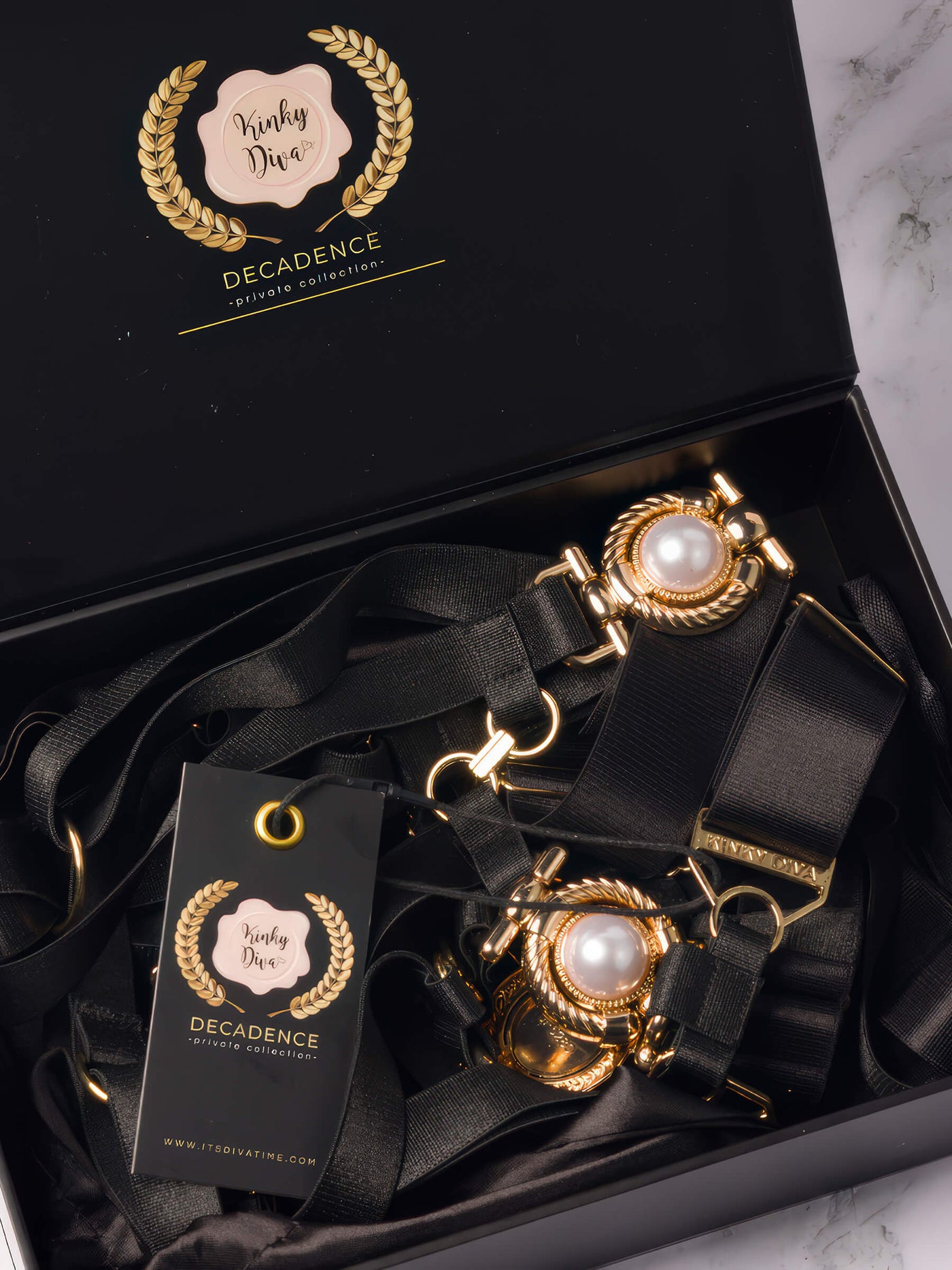 FAUSTINA I – Cupless Triangle Bra / Cross Over