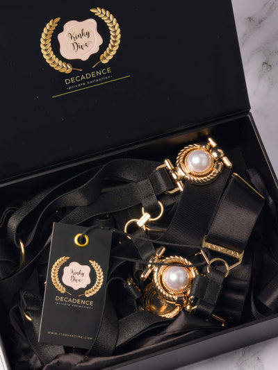 FAUSTINA I – Cupless Triangle Bra / Cross Over