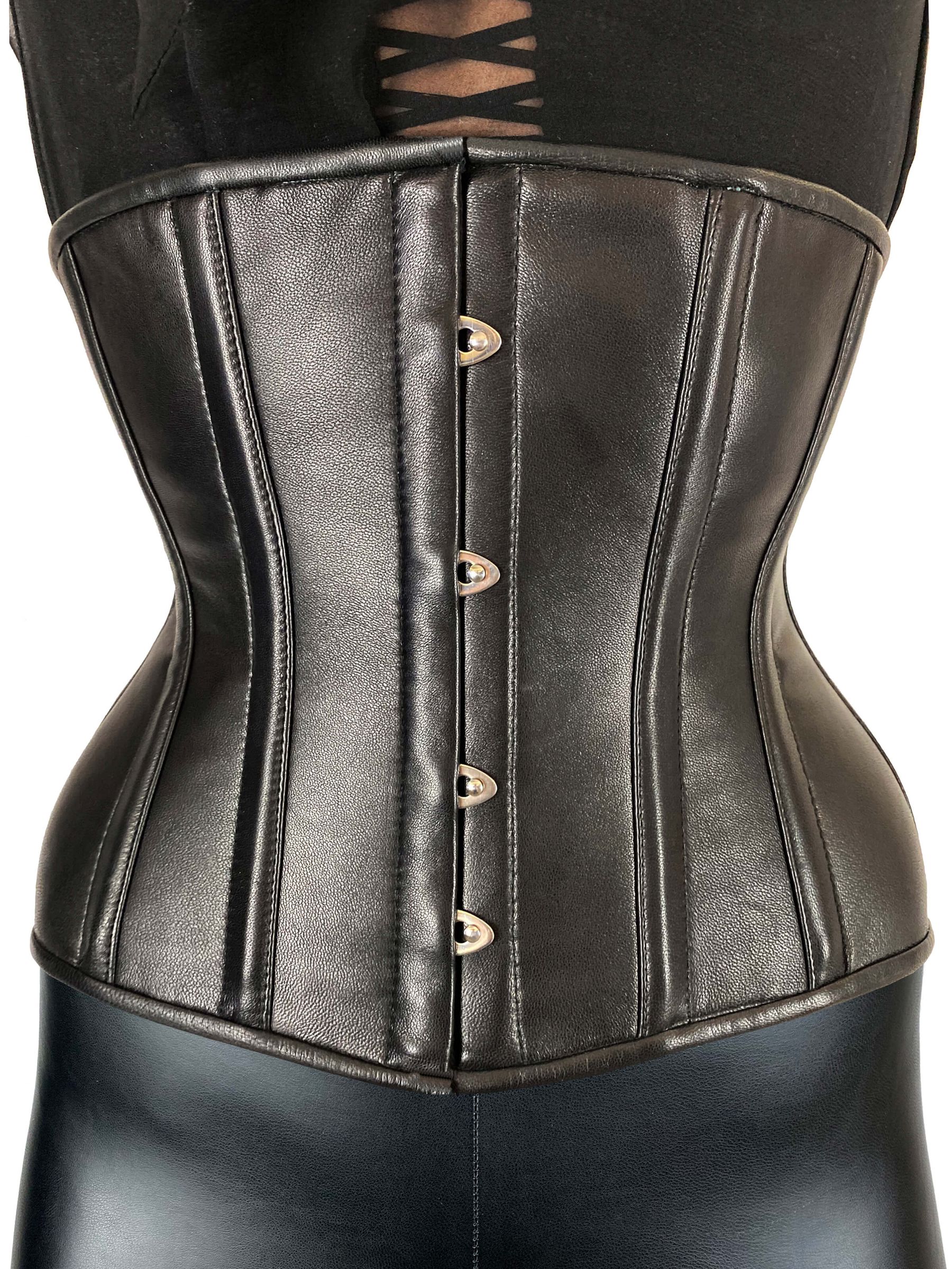 hüftkorsett, taillenkorsett, schwarzes lederkorsett, taillenmieder, schnürrkorsett, leder, ledermieder, schnürrmieder, leder korsett, korsett, kaufen, München, lederschwarz, lederkorsett