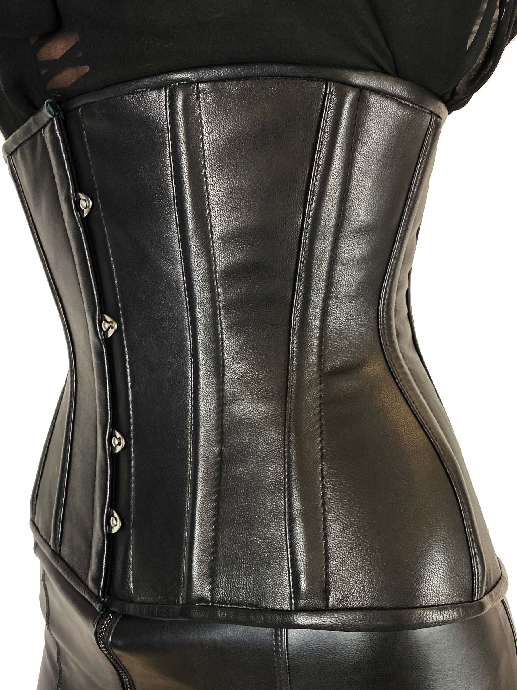 Schwarzes Echtleder-Taillenkorsett mit Edelstahlhaken und Stäben – figurformend, edel, ideal für Fashion und Fetisch.