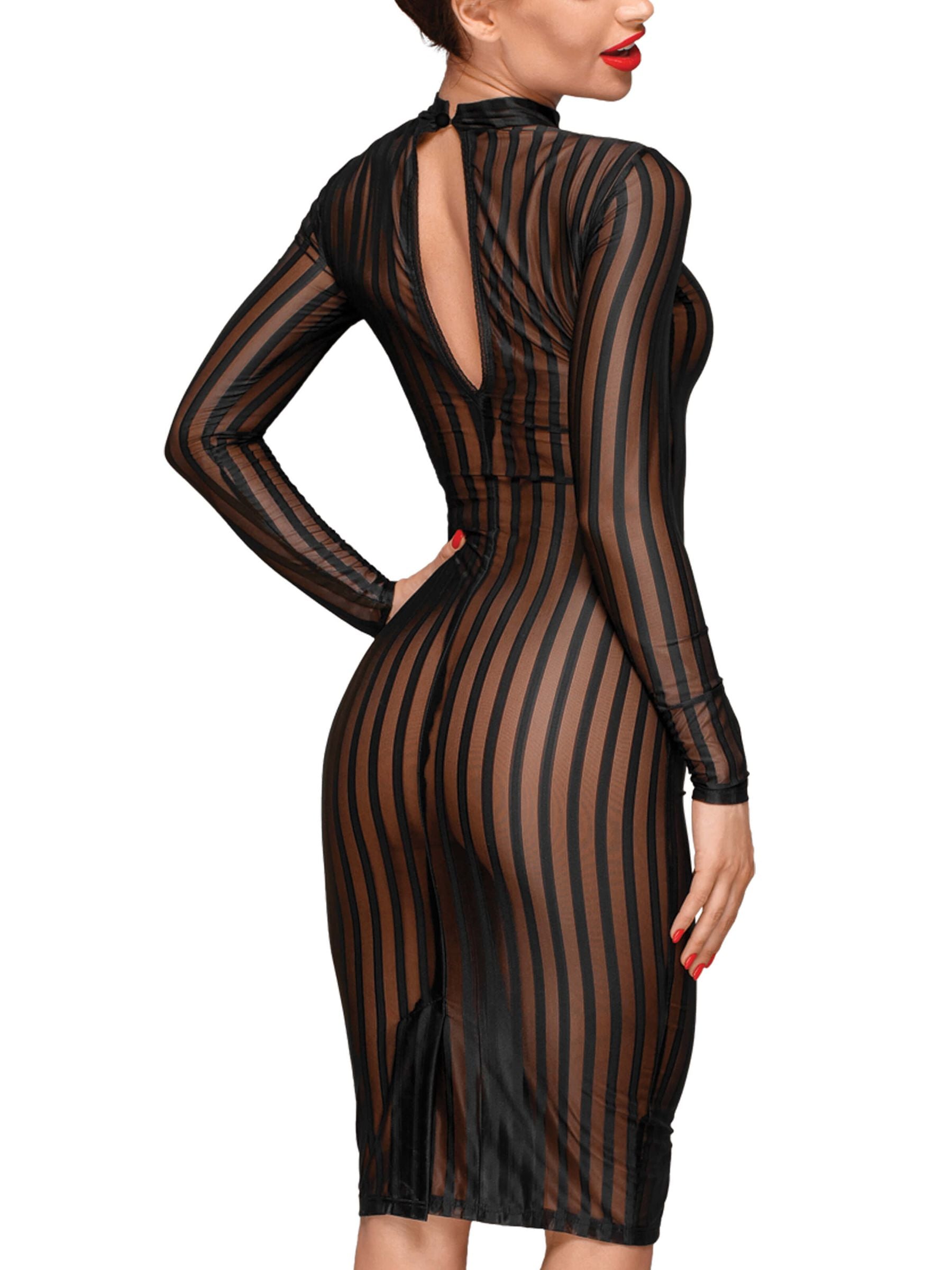 Classic dress made of soft and stretchy tulle