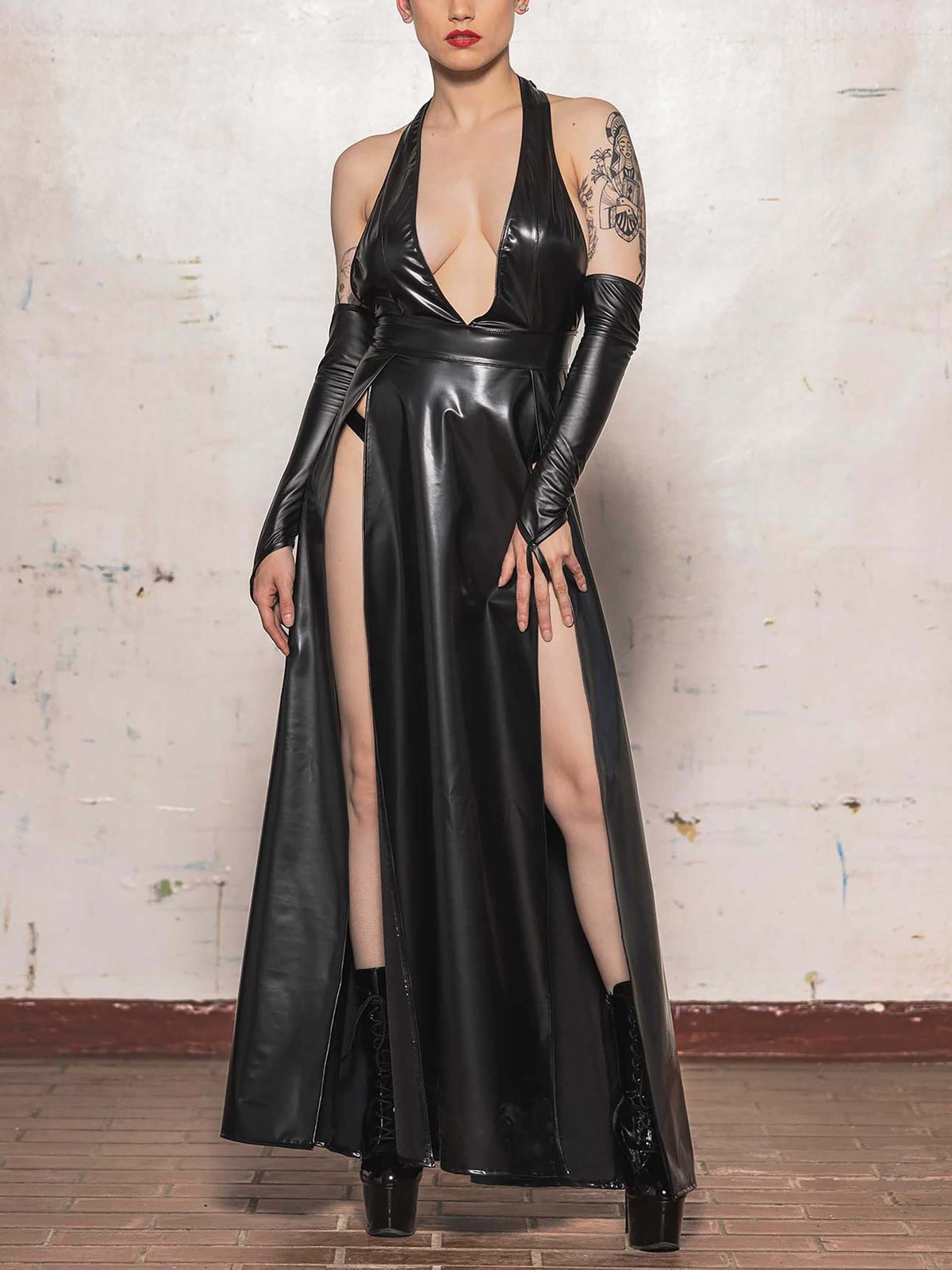 Mattschwarzes Lackkleid