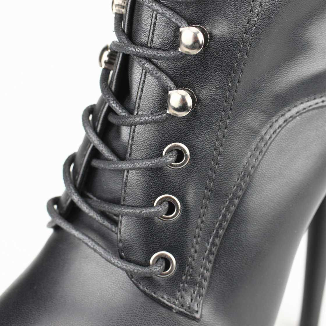 Leder Pleaeau Stiefel, schwarz